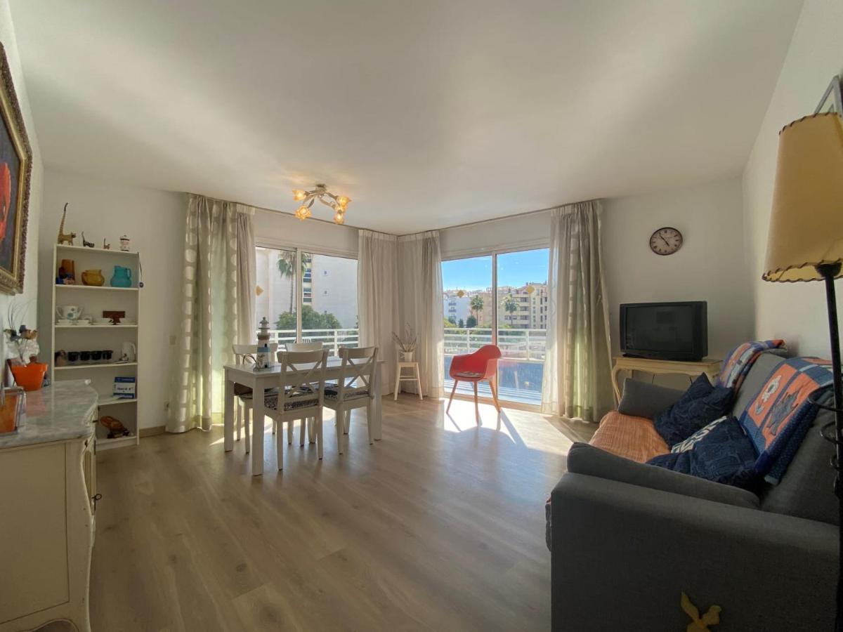 Apartamentos Ch Салоу Экстерьер фото